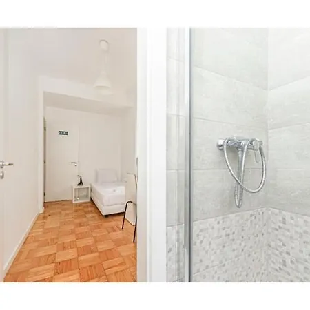 Houze Spacious 4-Bedroom Flat Near Lisbon Zoo